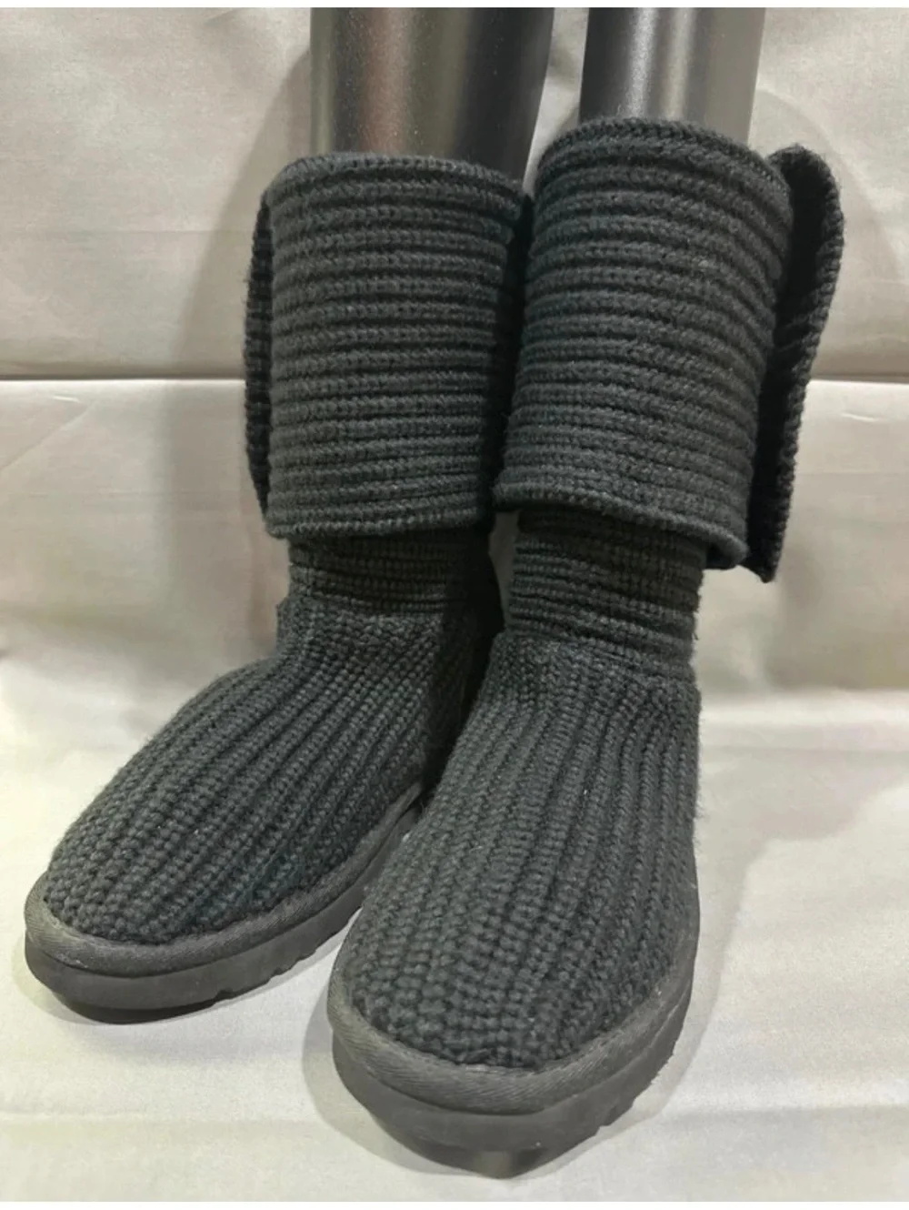 UGG Cardy Knit Boots Women’s Sz 8 Three Button Tall Slouchy (PreLoved) - V052